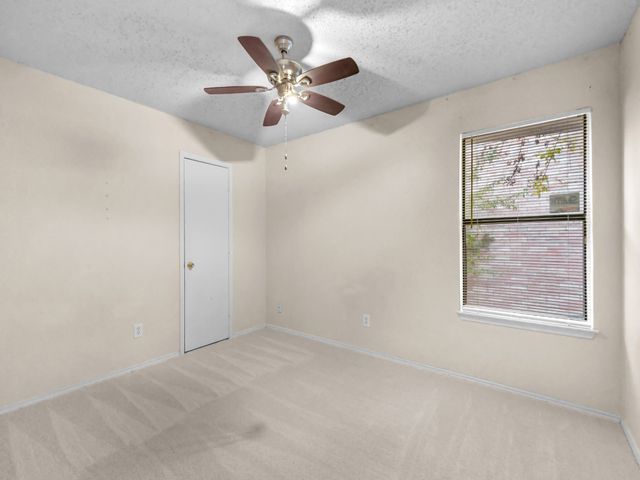 1722 Circle Creek Drive, Lewisville, TX 75067