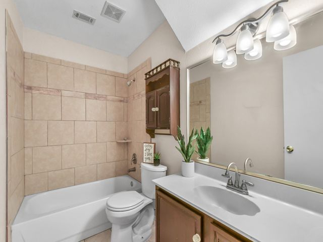 1722 Circle Creek Drive, Lewisville, TX 75067