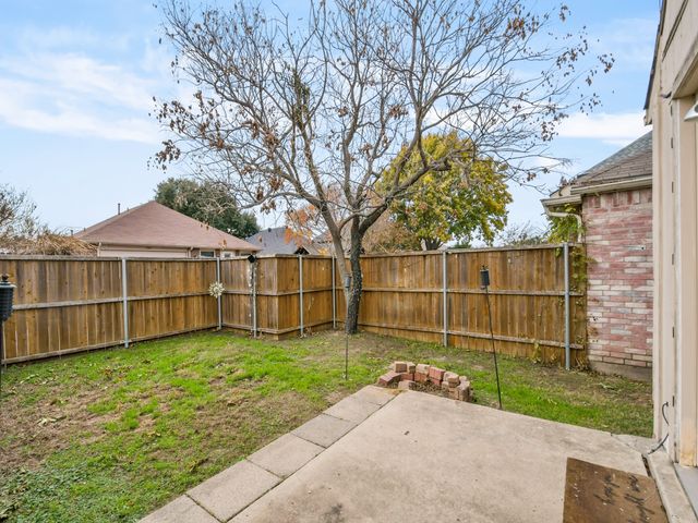 1722 Circle Creek Drive, Lewisville, TX 75067
