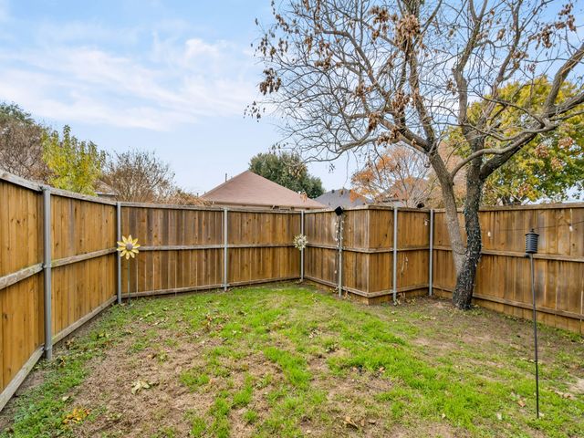 1722 Circle Creek Drive, Lewisville, TX 75067