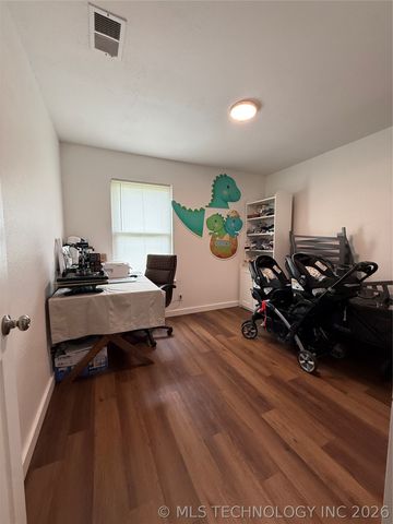 11207 S 1st Street, Jenks, OK 74037