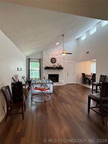 11207 S 1st Street, Jenks, OK 74037