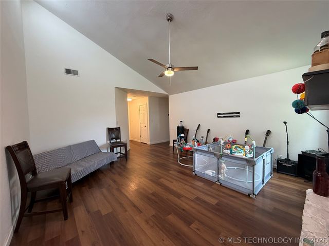 11207 S 1st Street, Jenks, OK 74037