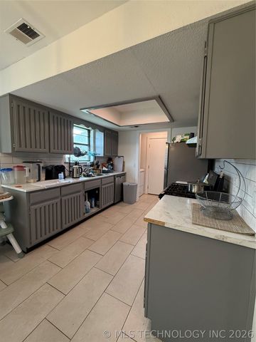 11207 S 1st Street, Jenks, OK 74037