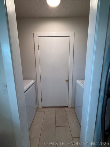 11207 S 1st Street, Jenks, OK 74037