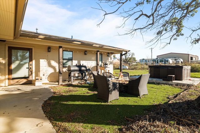 11806 Fm 428, Aubrey, TX 76227