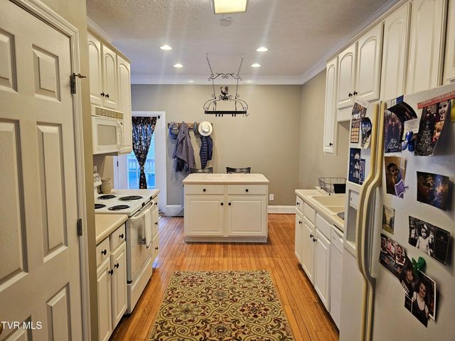 700 A Northwest The Terrace Street, Norton, VA 24273