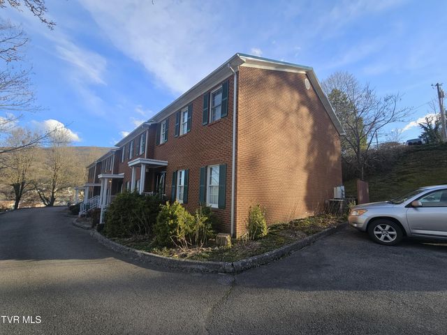 700 A Northwest The Terrace Street, Norton, VA 24273