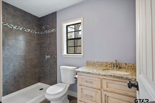 14733 County Road 384, Tyler, TX 75708