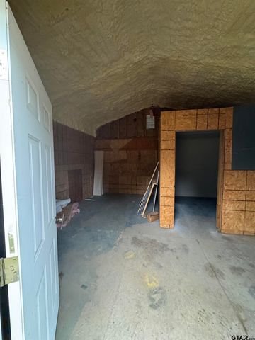 14733 County Road 384, Tyler, TX 75708