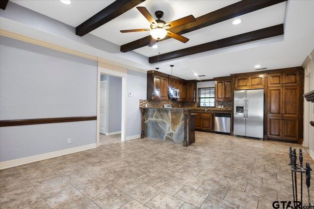 14733 County Road 384, Tyler, TX 75708