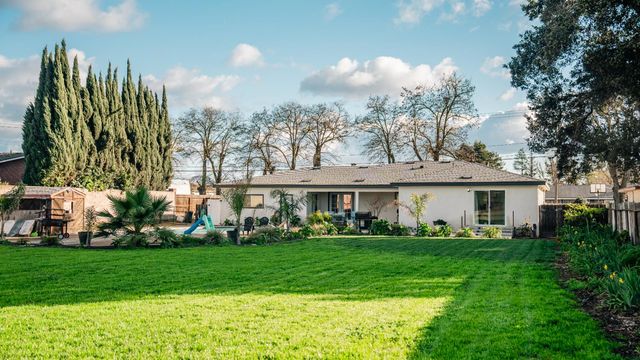9115 Southland Rd, Manteca, CA 95336