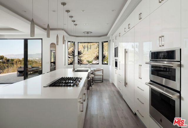 3820 Knobhill Drive, Sherman Oaks, CA 91423