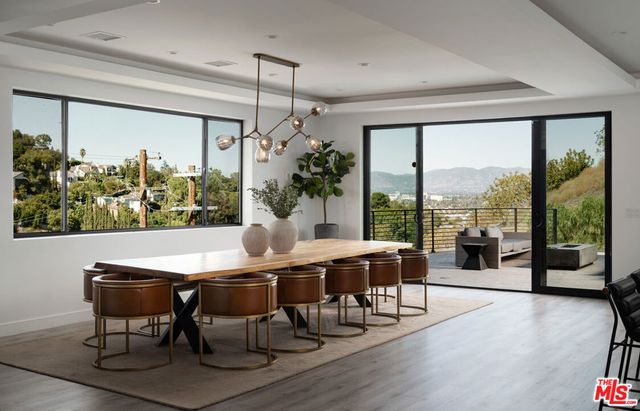 3820 Knobhill Drive, Sherman Oaks, CA 91423