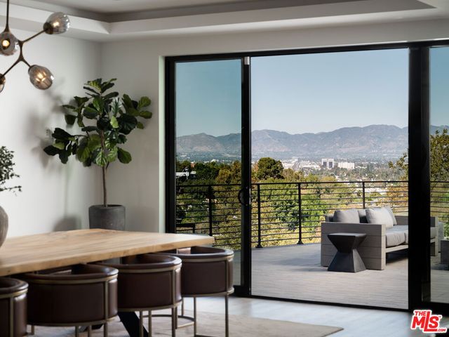 3820 Knobhill Drive, Sherman Oaks, CA 91423