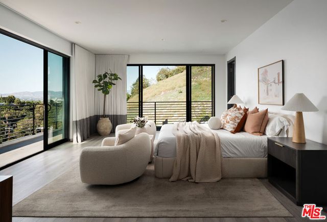 3820 Knobhill Drive, Sherman Oaks, CA 91423