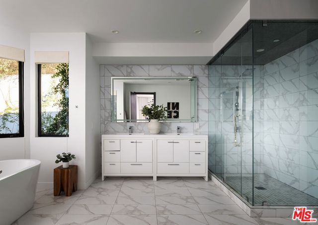 3820 Knobhill Drive, Sherman Oaks, CA 91423