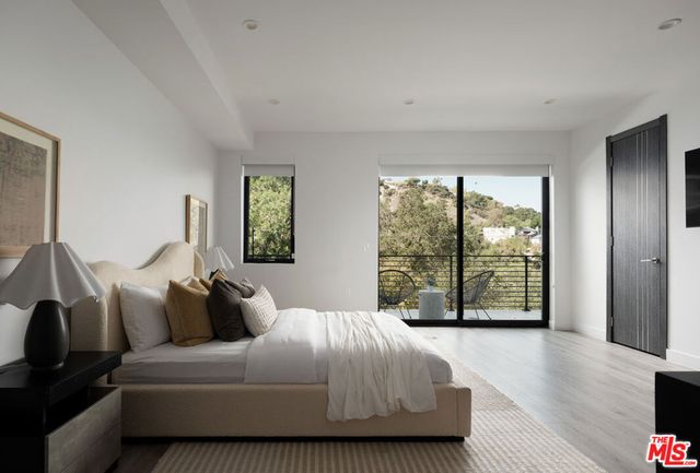 3820 Knobhill Drive, Sherman Oaks, CA 91423