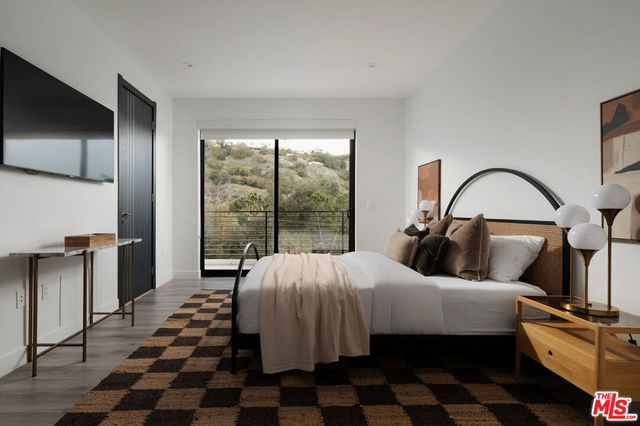 3820 Knobhill Drive, Sherman Oaks, CA 91423