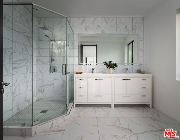 3820 Knobhill Drive, Sherman Oaks, CA 91423