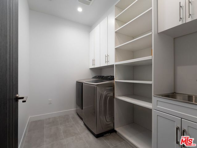 3820 Knobhill Drive, Sherman Oaks, CA 91423