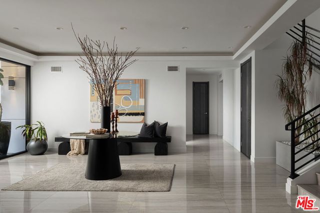 3820 Knobhill Drive, Sherman Oaks, CA 91423