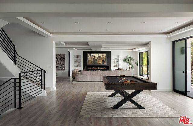 3820 Knobhill Drive, Sherman Oaks, CA 91423