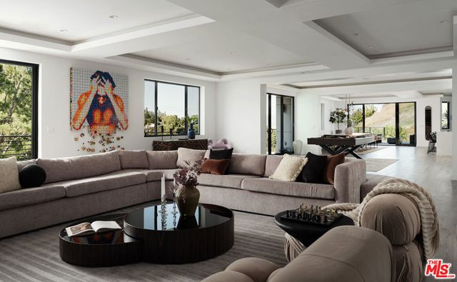 3820 Knobhill Drive, Sherman Oaks, CA 91423