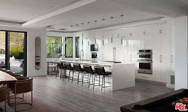 3820 Knobhill Drive, Sherman Oaks, CA 91423