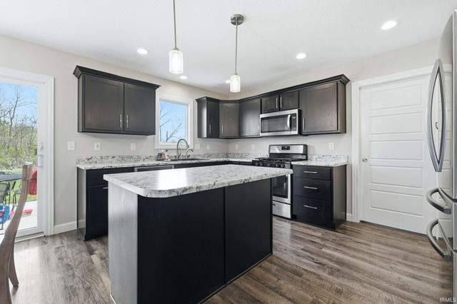 1907 Waynedale Drive, Garrett, IN 46738