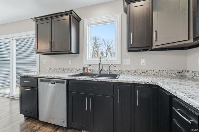 1907 Waynedale Drive, Garrett, IN 46738