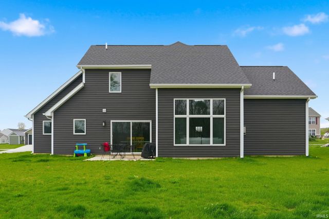 1907 Waynedale Drive, Garrett, IN 46738