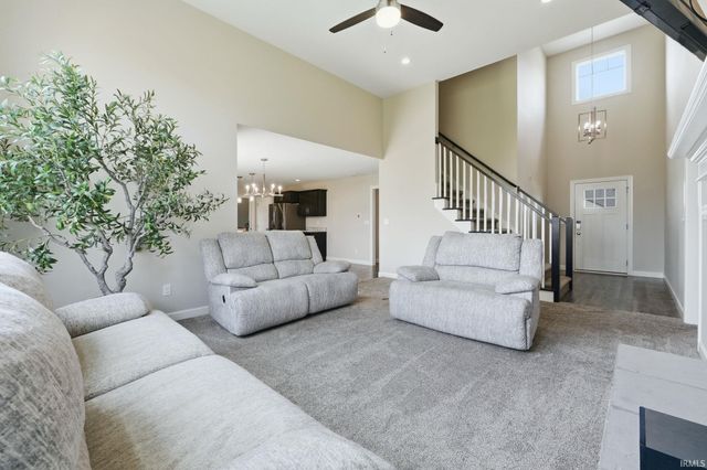 1907 Waynedale Drive, Garrett, IN 46738