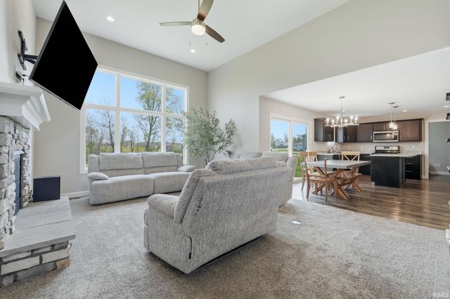 1907 Waynedale Drive, Garrett, IN 46738