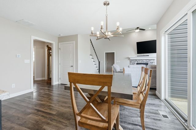 1907 Waynedale Drive, Garrett, IN 46738