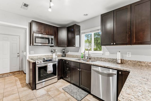 155 Aylesbury Road, Goose Creek, SC 29445