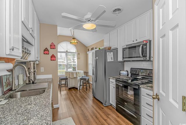 2454 Glen Dr., Little River, SC 29566