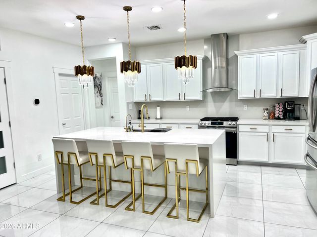 7616 W BERRIDGE Lane, Glendale, AZ 85303