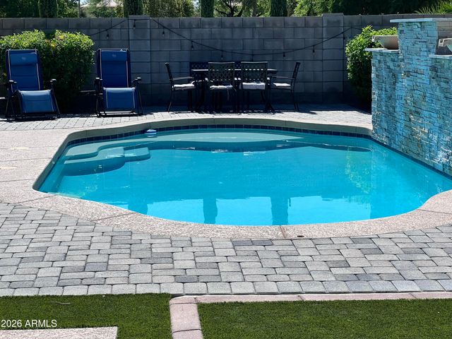 7616 W BERRIDGE Lane, Glendale, AZ 85303