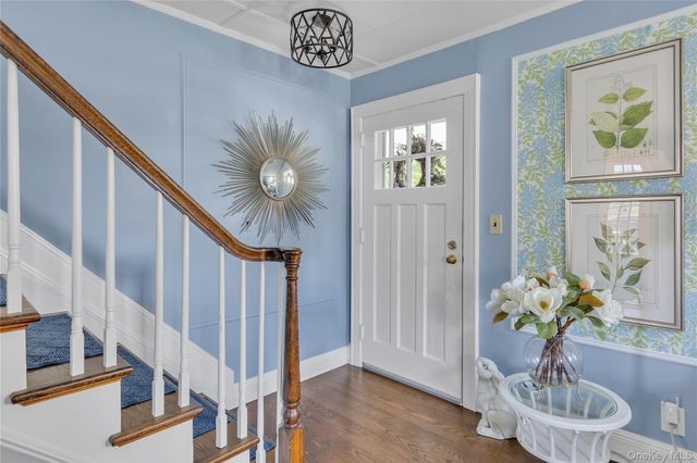 44 Cedar Valley Lane, Huntington, NY 11743