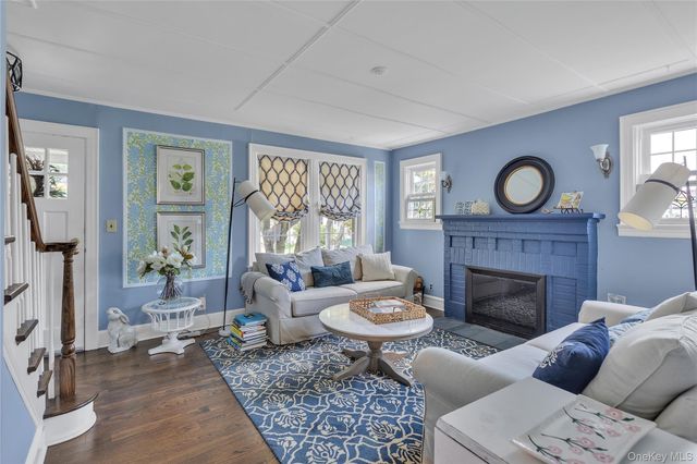 44 Cedar Valley Lane, Huntington, NY 11743