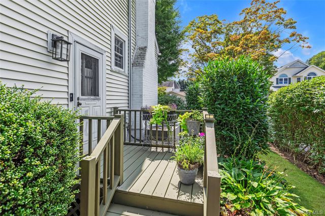 44 Cedar Valley Lane, Huntington, NY 11743