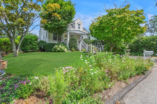 44 Cedar Valley Lane, Huntington, NY 11743