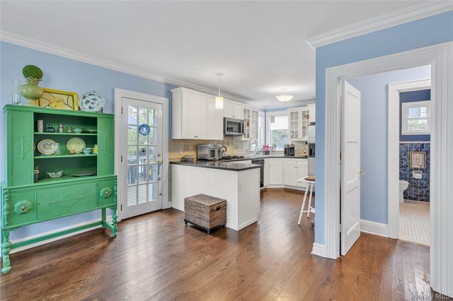 44 Cedar Valley Lane, Huntington, NY 11743