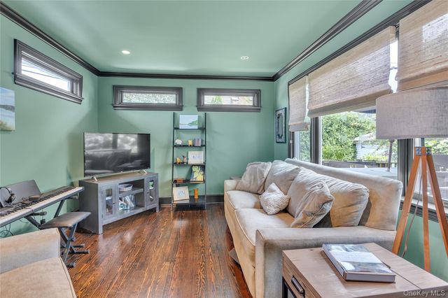 44 Cedar Valley Lane, Huntington, NY 11743