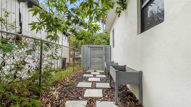 817 NW 17th Street, Fort Lauderdale, FL 33311