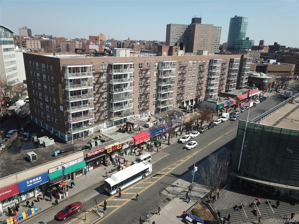 4125 Kissena Boulevard 5HH, Flushing, NY 11355