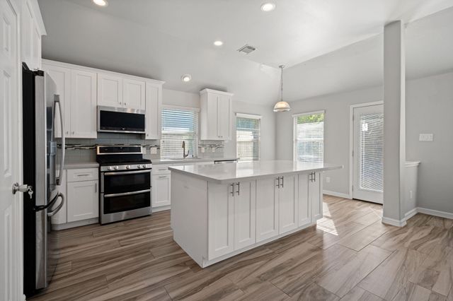146 S Star Ridge Circle, The Woodlands, TX 77382