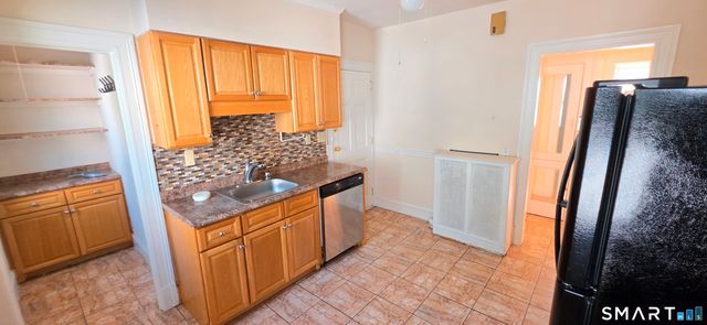 23 Sharon Street 2, Hartford, CT 06112