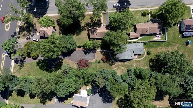38B W Ridgewood Avenue, Paramus, NJ 07652